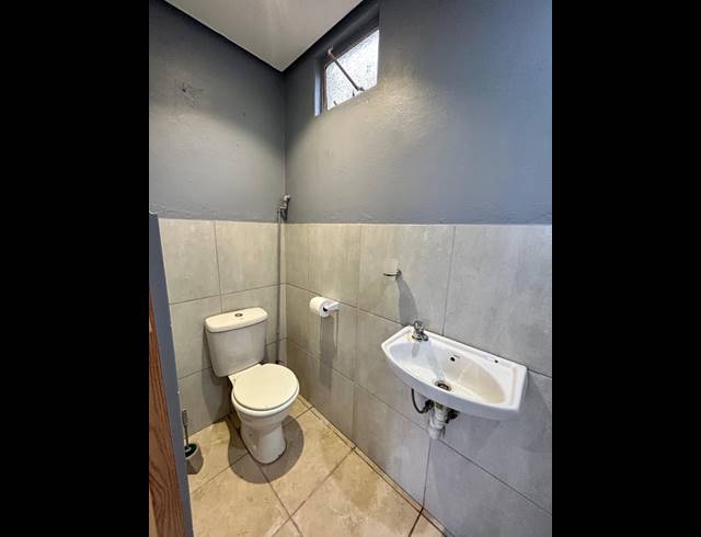 1 BEDROOM ROOM TO LET IN MANOR GARDENS